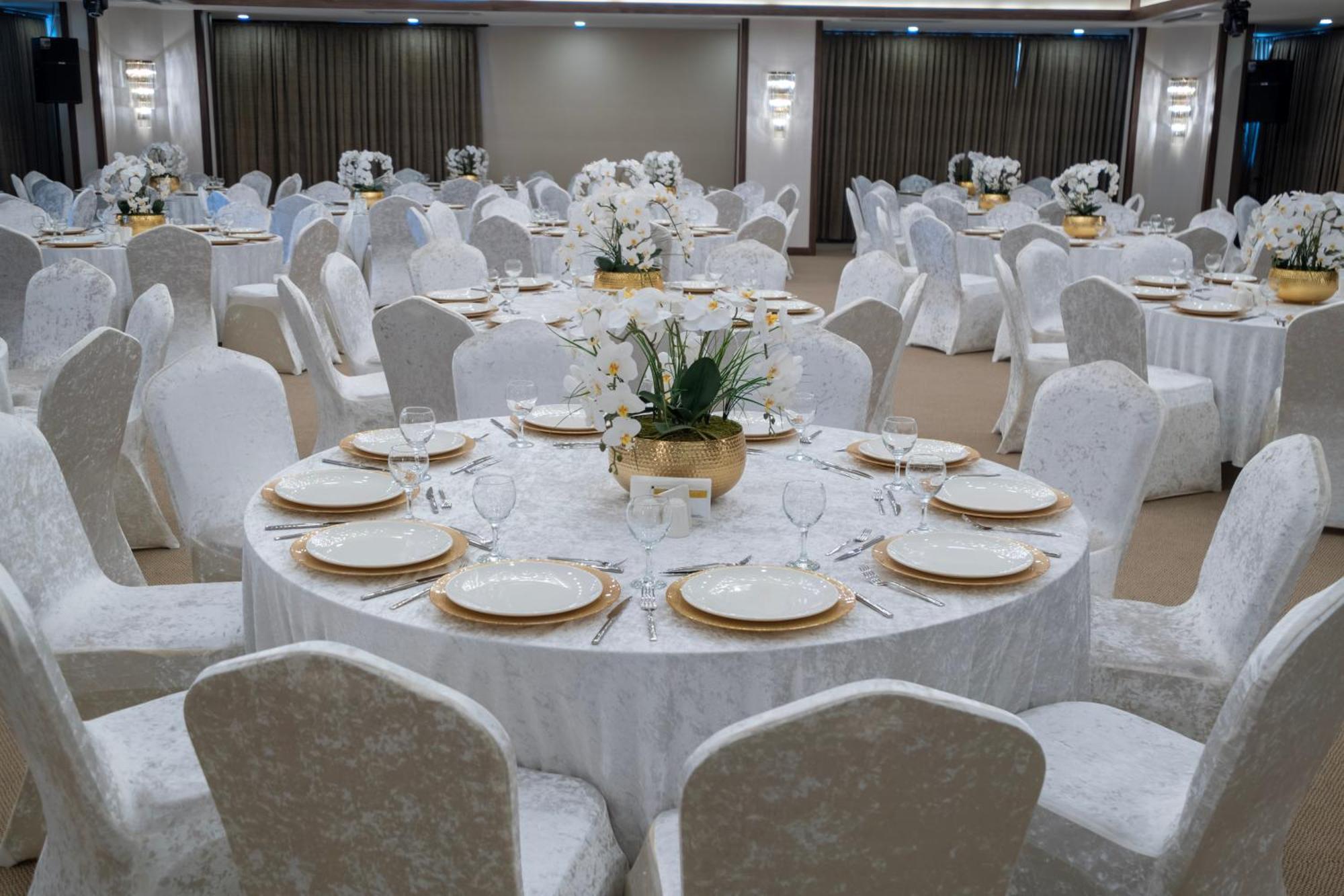Park Dedeman Mersin Marina Çiftlik Extérieur photo