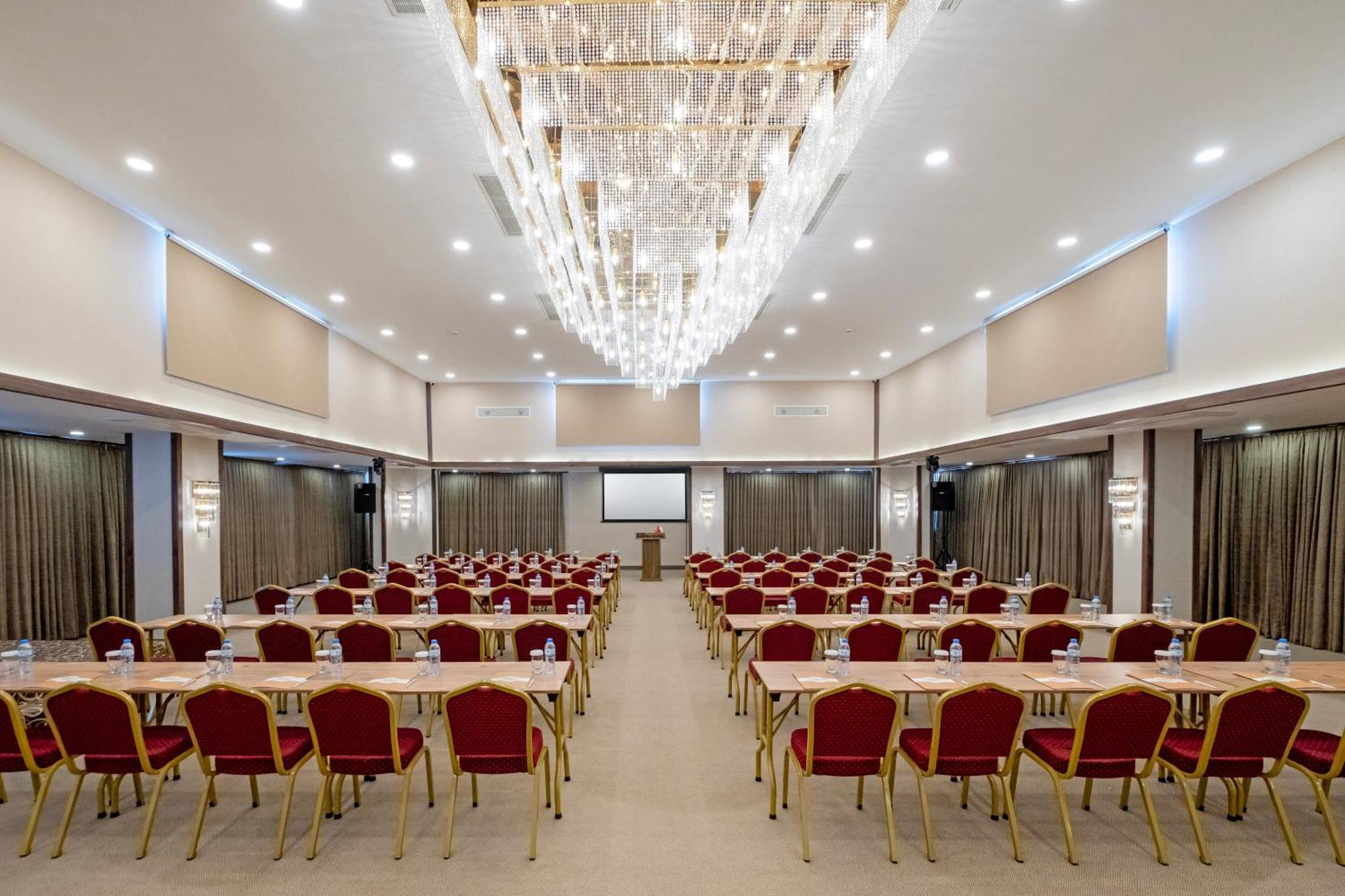 Park Dedeman Mersin Marina Çiftlik Extérieur photo